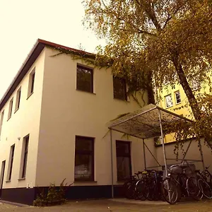 Studio U Parkplatz, Zentrale Ruhelage Neben Grünoase Appartement
