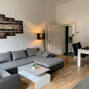 Near Yppenplatz & Brunnenmarkt Appartement