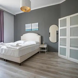 Brand New Charming Appartmet Near Augarten & דירה