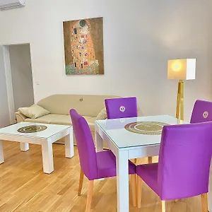 Steiner Residences Nestroyplatz דירה